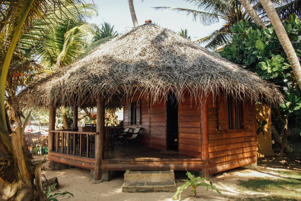 Galawatta Beach Resort Unawatuna Exterior photo