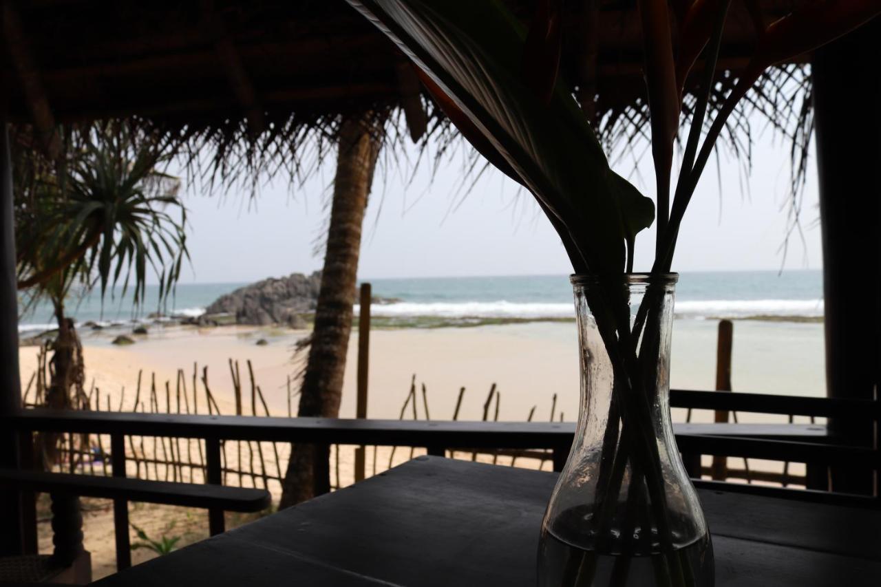 Galawatta Beach Resort Unawatuna Exterior photo